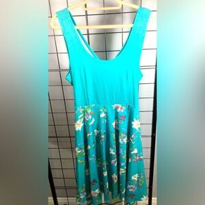 FSOOG summer dress with open back and flowered skirt  NWT